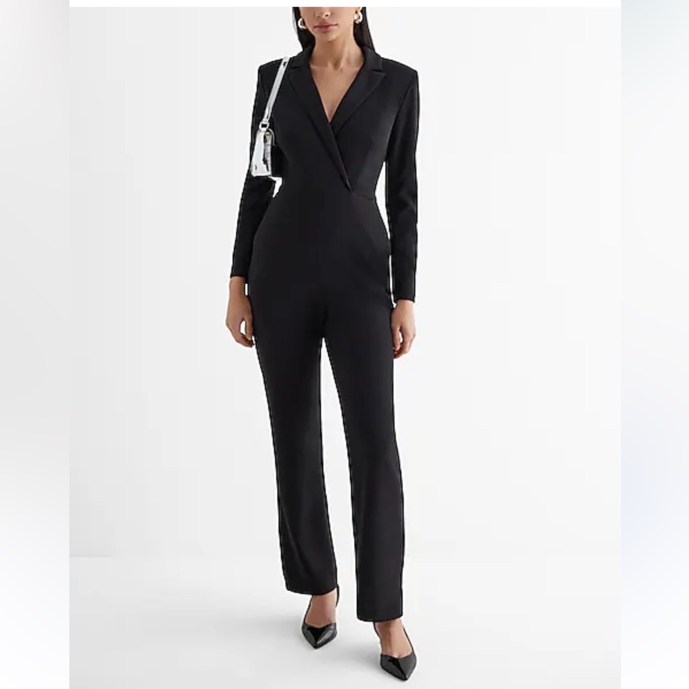 NWT Black jumper